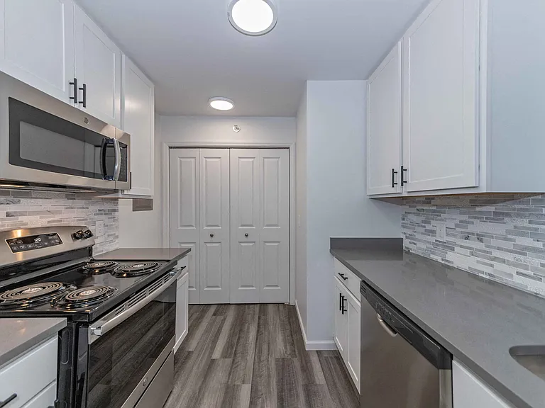 Ivy Hills Living Spaces — Photo 89