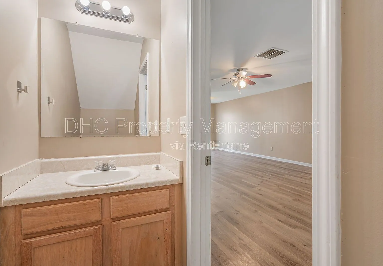 3 bed, 2.5 bath, 1577 sqft, $1,750 — Photo 4
