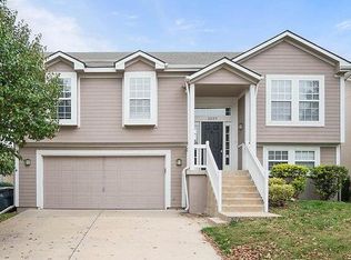 1029 N Clinton St, Olathe, KS 66061