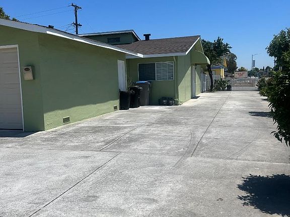 2nd image of 608 Balfour Dr
