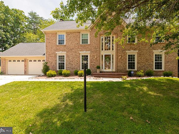 2nd image of 8801 Southlea Ct