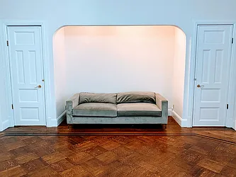 Rented by R New York