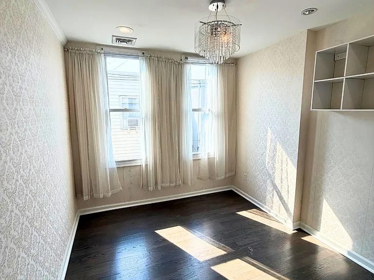 2632 S Hicks St — Photo 7