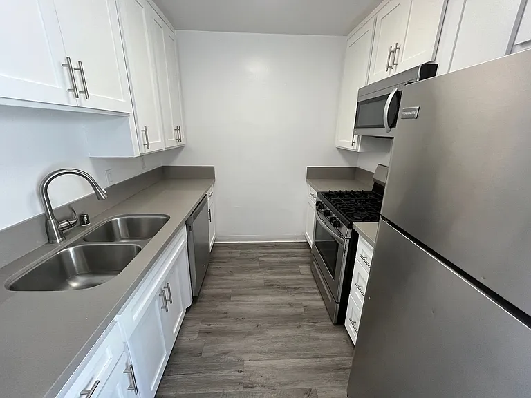 12323 Texas Ave — Photo 10