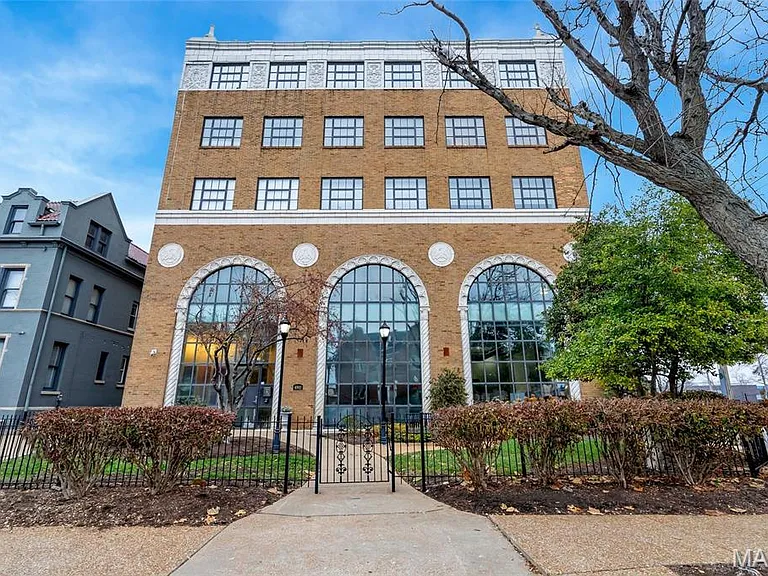 4901 Washington Blvd #4B — Photo 2