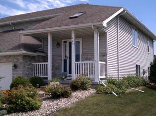 225 Llanos St, Verona, WI 53593