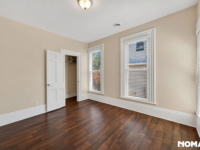 1855 W 58th St #1 — Photo 10