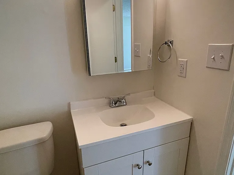 105 Redstone Dr — Photo 8