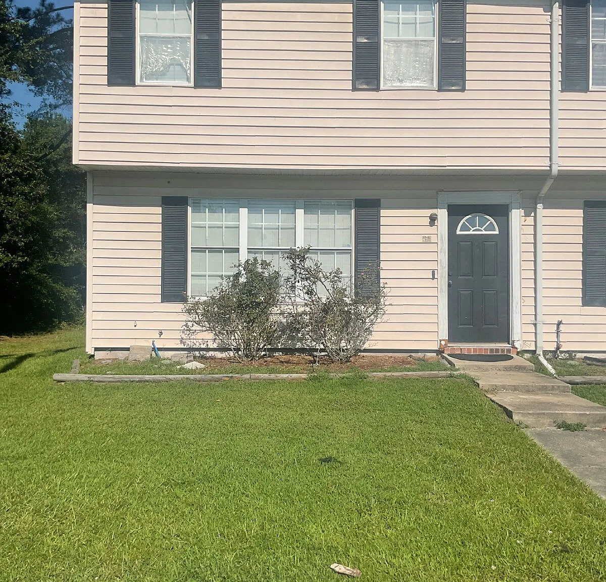 3 bed, 2.5 bath, 1440 sqft, $1,600 — Photo 1