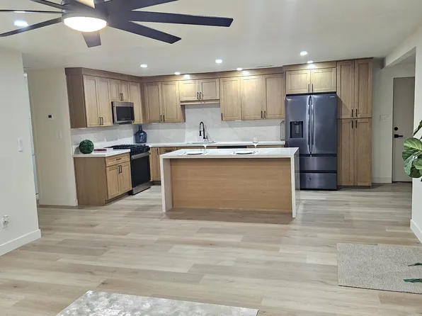 2232 E MITCHELL Drive, Phoenix, AZ 85016