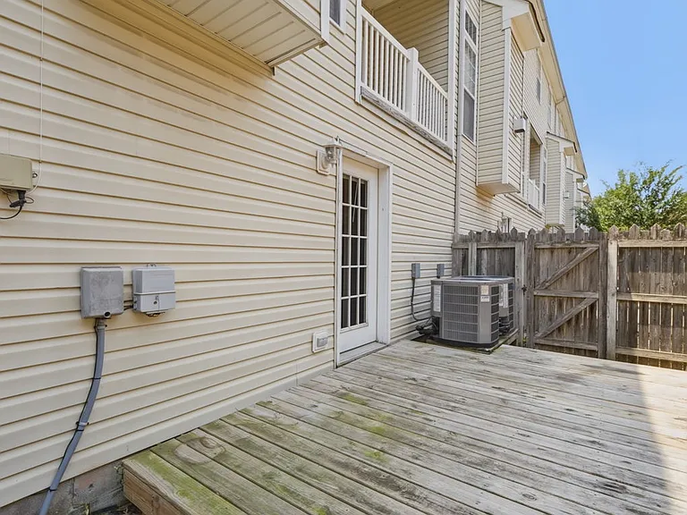 4720 Beach Bay Ct — Photo 36