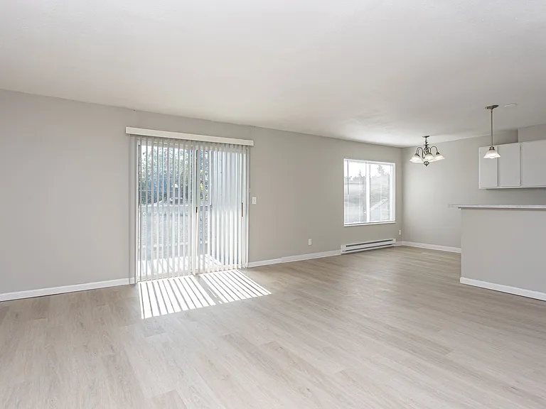 The Seasons Apartments — Photo 6