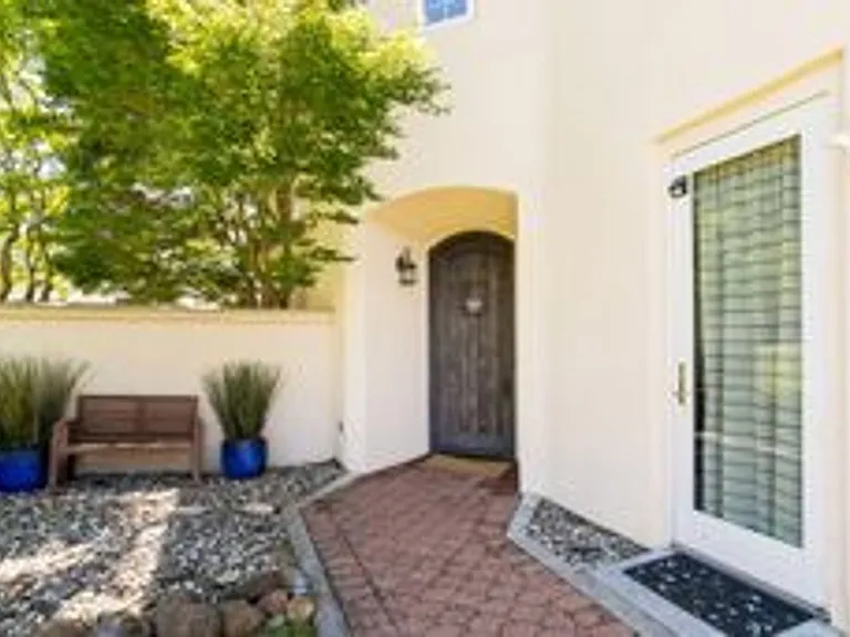 34 Woodbridge Way — Photo 6