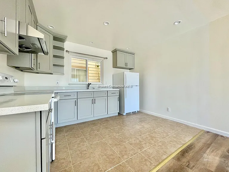 3511 Taraval St #4 — Photo 3