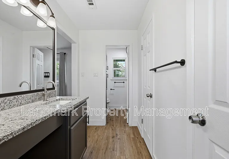 4349 Altamesa Blvd — Photo 15