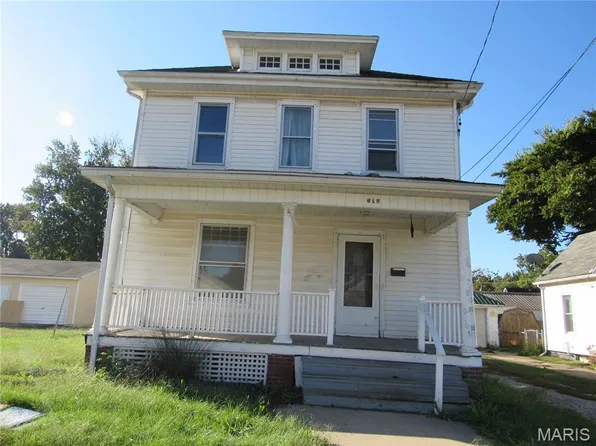 615 W Lafayette Ave, Jacksonville, IL 62650