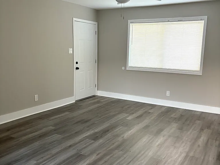 2612 Steele Ave SW — Photo 4