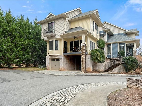 2nd image of 160 Park Pointe Cir
