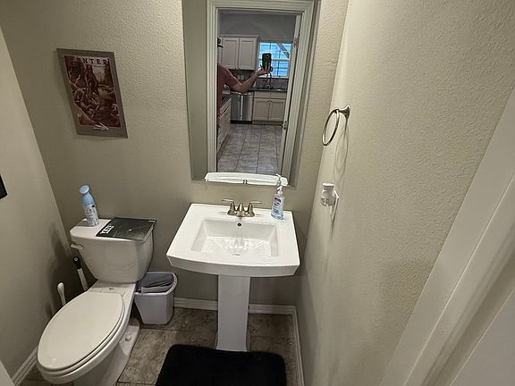 5th image of 619 N Keats Dr