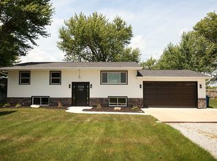 9100 New Liberty Rd, Maysville, IA 52773