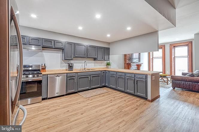 1st image of 614 N 32nd St APT 1