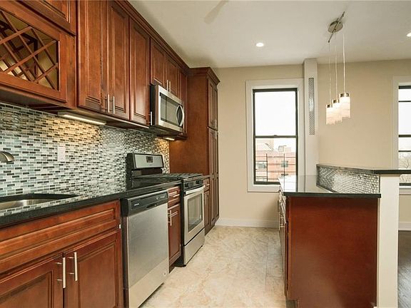 3rd image of 531 E Lincoln Ave APT 4G
