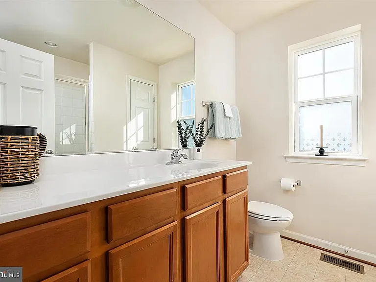 109 Splendor Garden Way — Photo 16