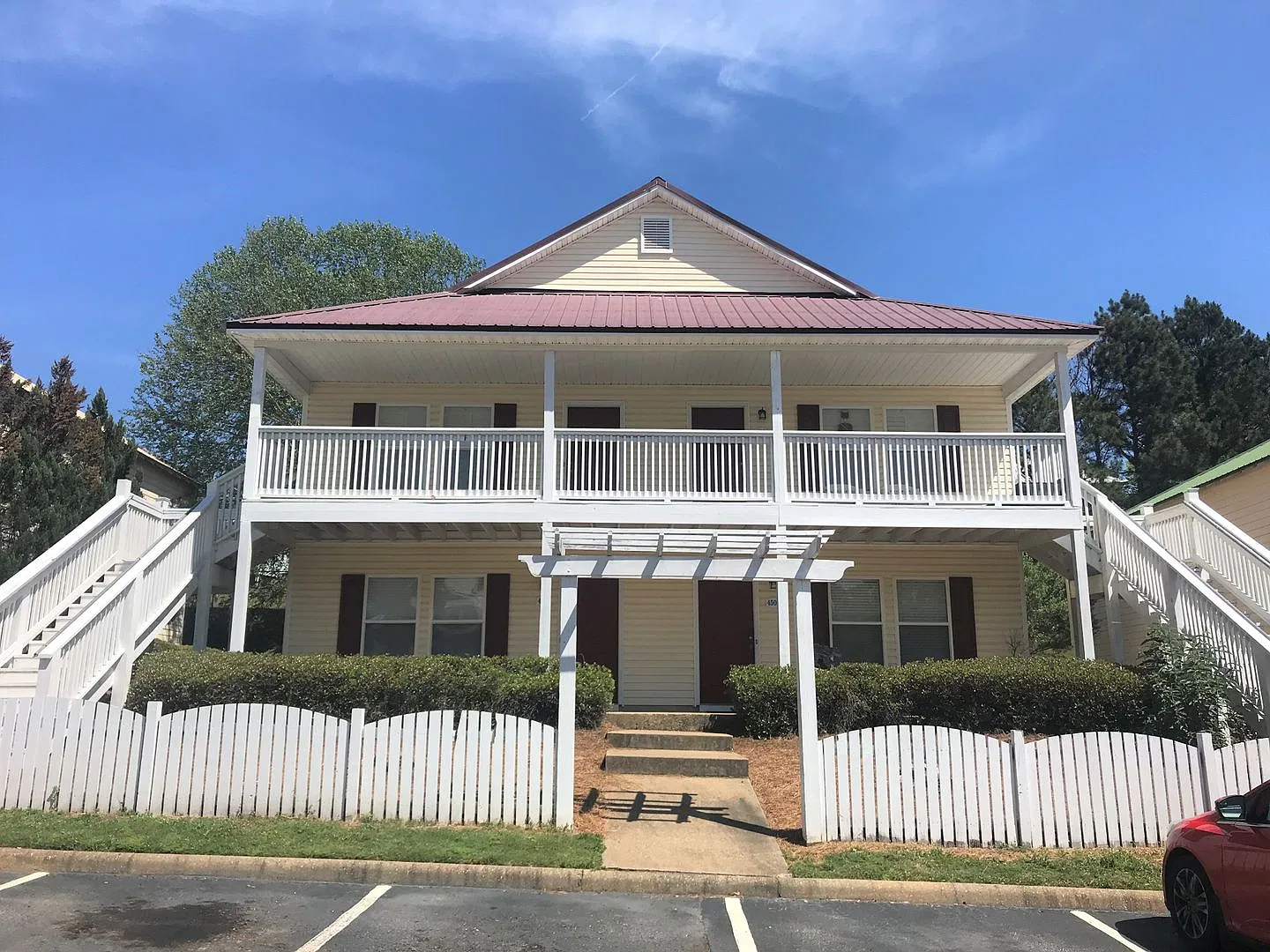 8082 Veterans Pkwy — Photo 1