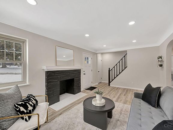 3rd image of 5430 Vogel Rd