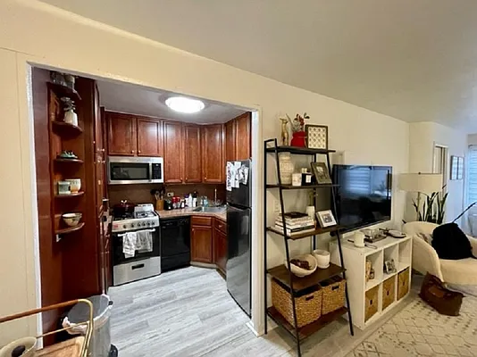 Rented by Brown Harris Stevens | media 28