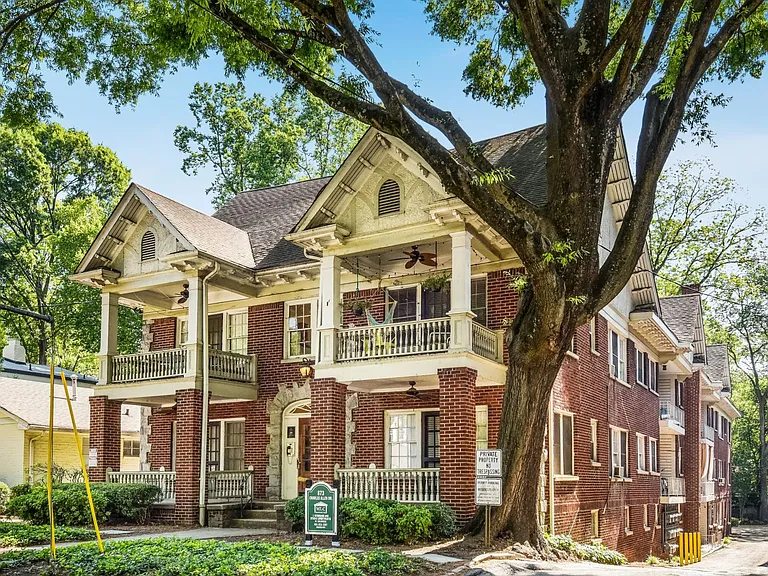 Easy walk to Piedmont Park, The Beltline, and Trader Joe's!