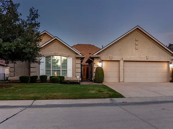8913 Landmark Ln, Denton, TX 76207
