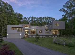 120 Governor Stoughton Ln, Milton, MA 02186