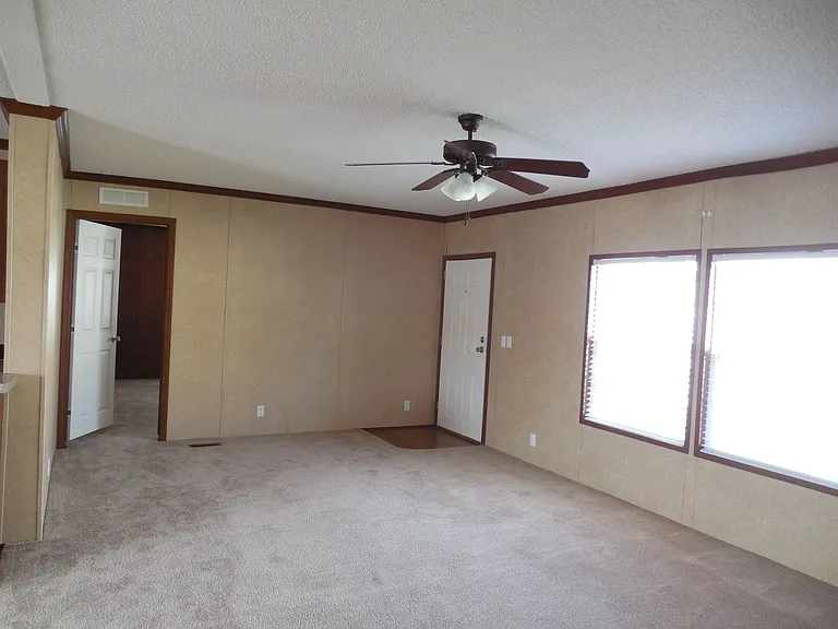Country Club Crossing — Photo 29