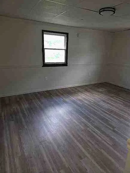 548 Heath St — Photo 17