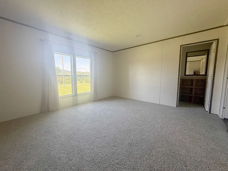 175 Oak Ln — Photo 24