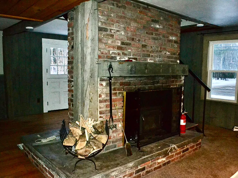 224 E Main St — Photo 8