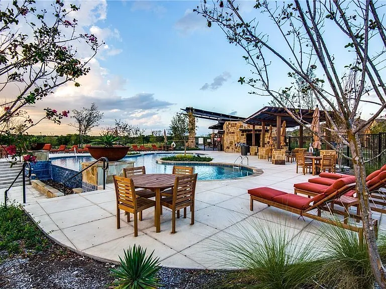 2612 Walnut Creek Ln — Photo 25