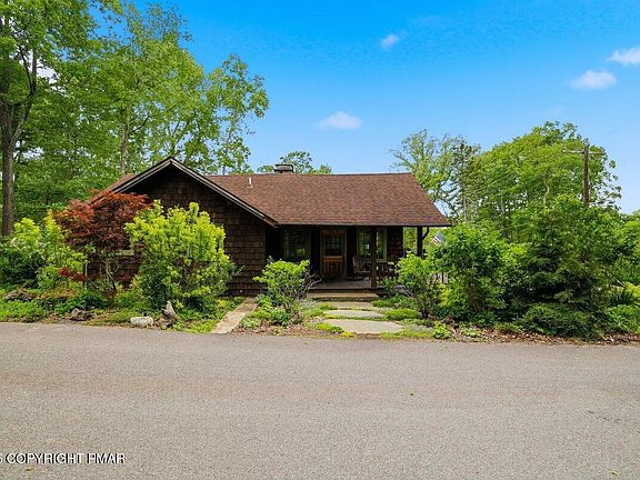 2nd image of 118 Falls Dr