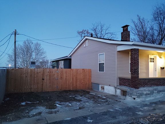 2nd image of 811 Orient Ave