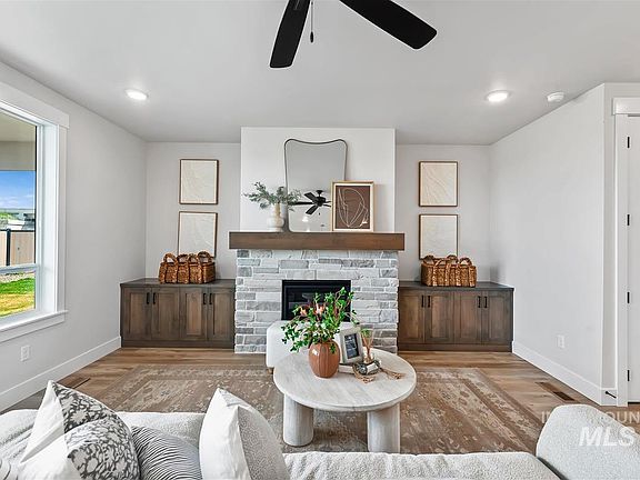 5th image of 6566 W Los Flores Dr
