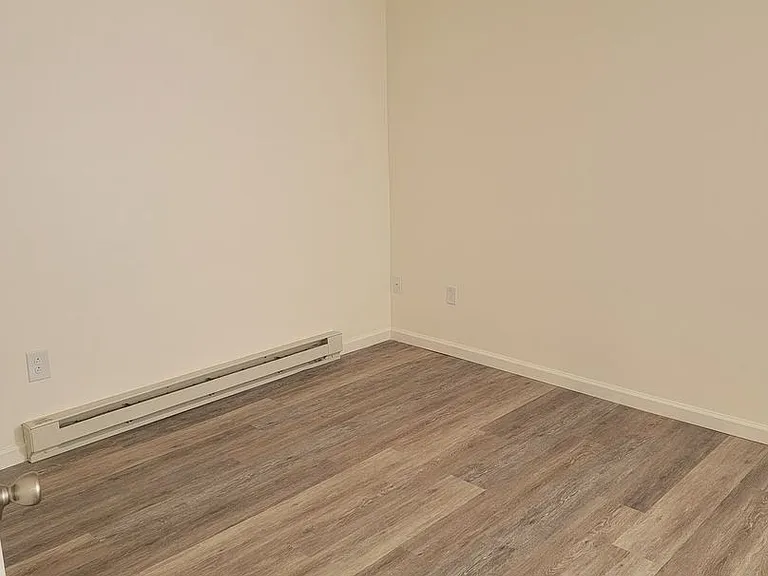 University Park Apartments near Cornell University — Photo 252