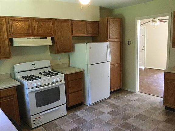 4th image of 14002 Albemarle Dr
