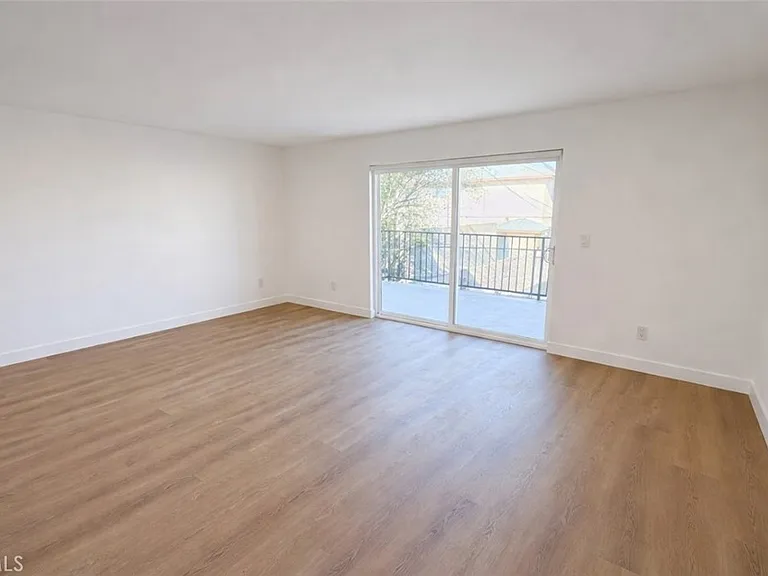 14169 Calvert St — Photo 17