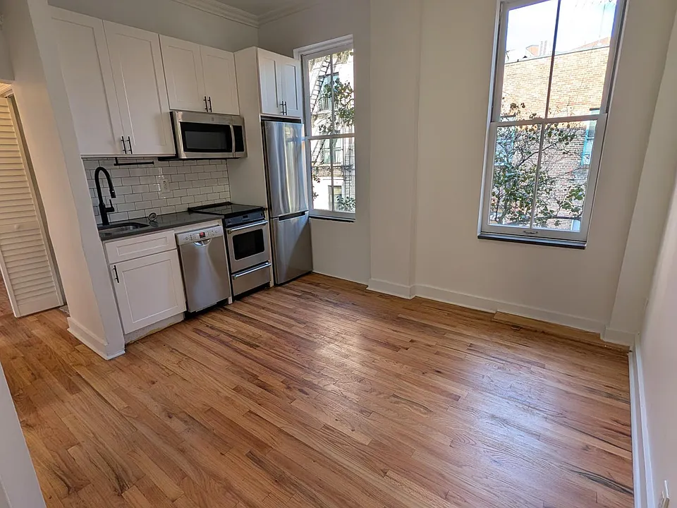 17 Perry St #3