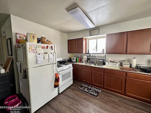 20471 Nicke St, photo 14