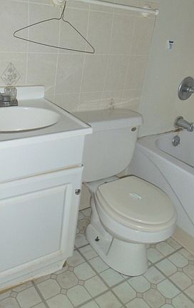4th image of 16548 Paulina St