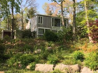 4 F R Lillie Rd, Falmouth, MA 02543