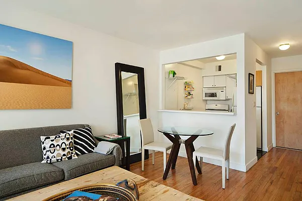 Rented by Town Residential | media 18