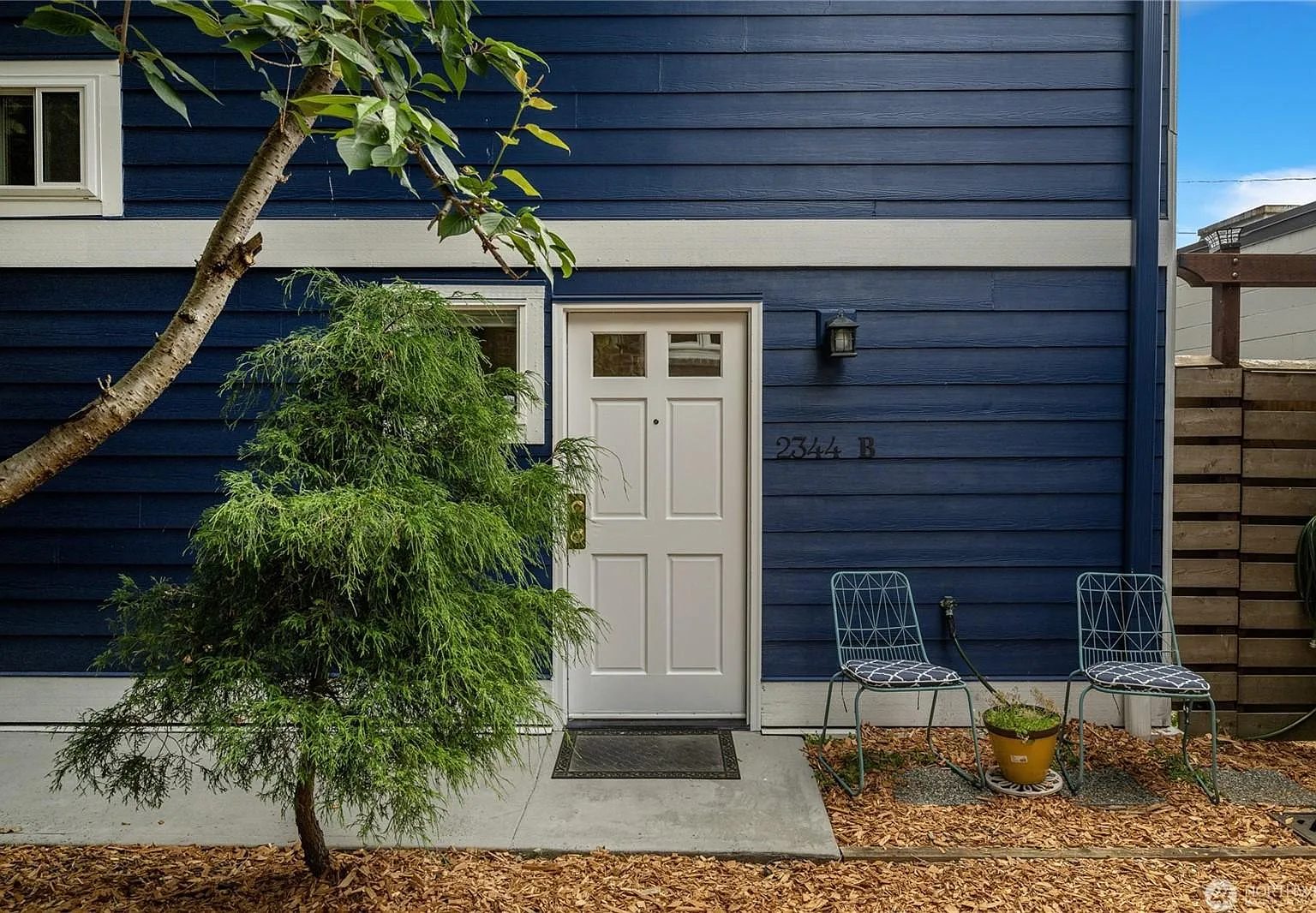 3 bed, 2.5 bath, 1210 sqft, $3,800 — Photo 2